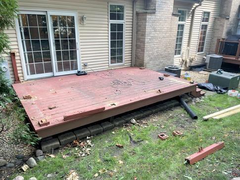 Roselle IL townhouse deck before 2024 A-Affordable Decks 